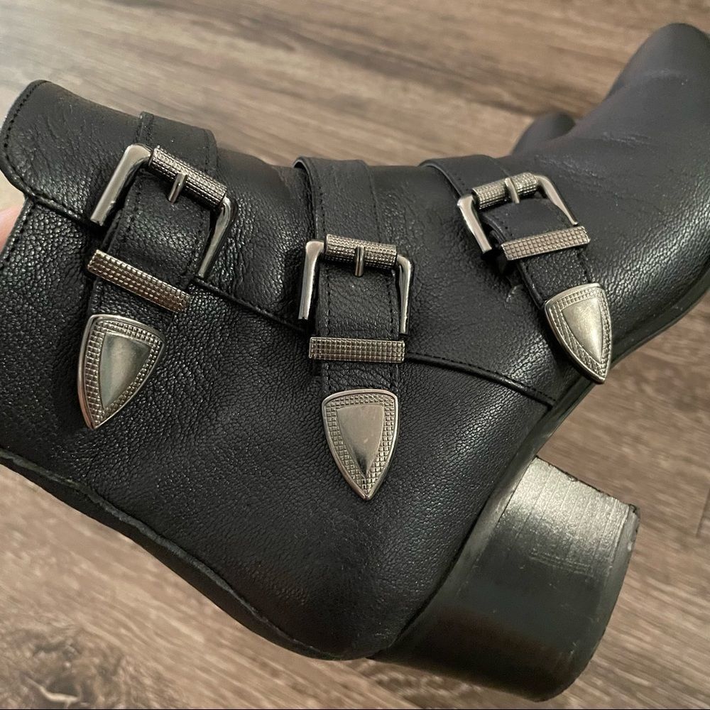 Wilma Firenze leather buckle boots - Picture 11 of 15
